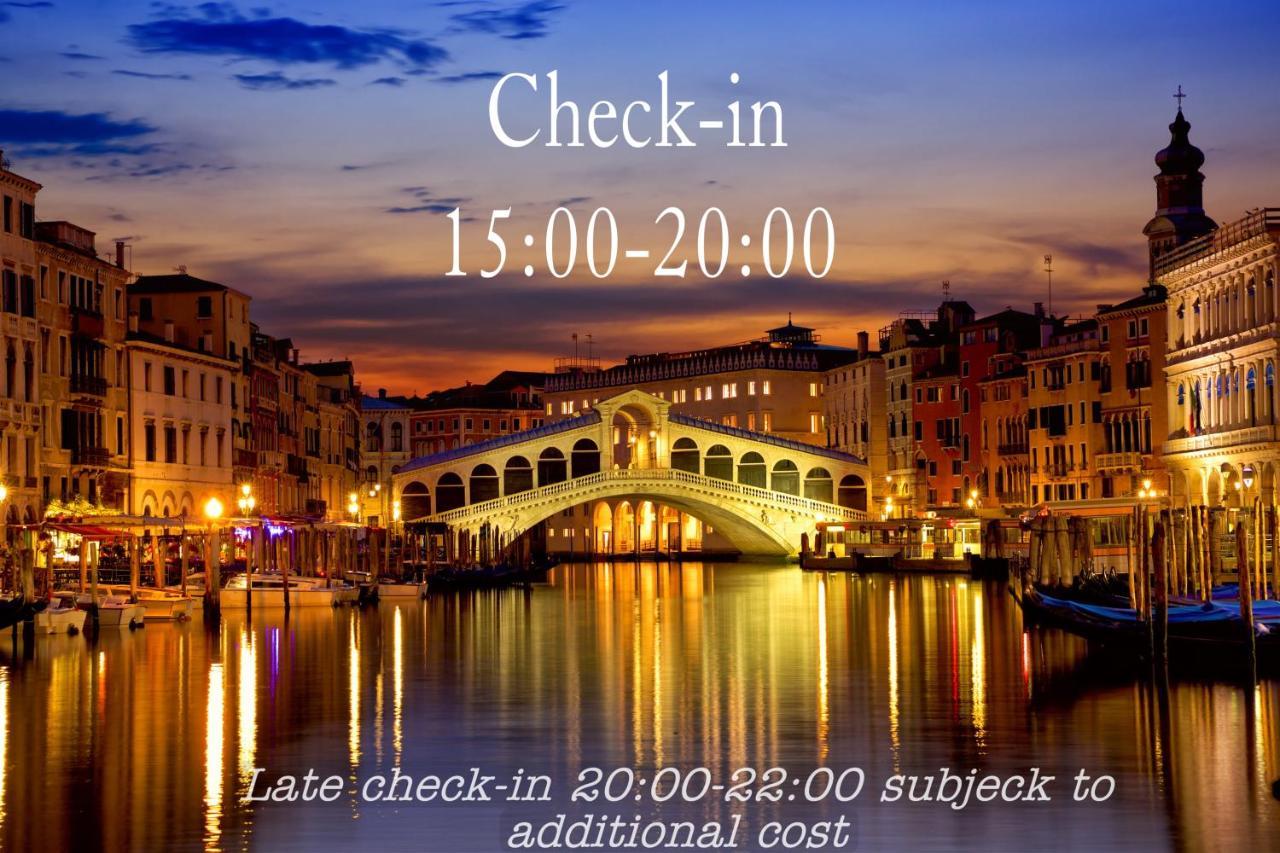 Venetian Mood: Secret Garden Daire Dış mekan fotoğraf