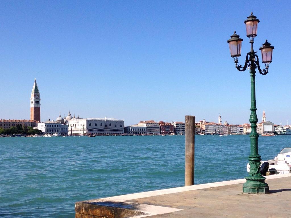 Venetian Mood: Secret Garden Daire Dış mekan fotoğraf
